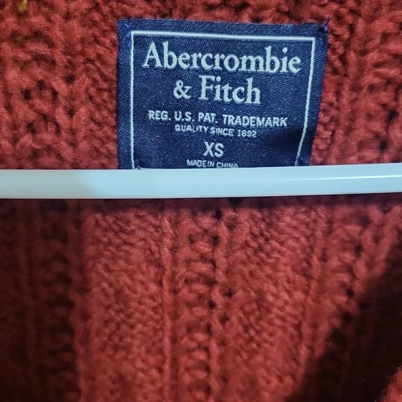Abercrombie & Fitch Cable Knit Sweater Size Xs- Red - Picture 3 of 3